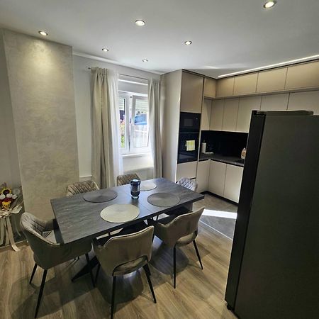 Apartment Holiday Ζαντάρ Εξωτερικό φωτογραφία