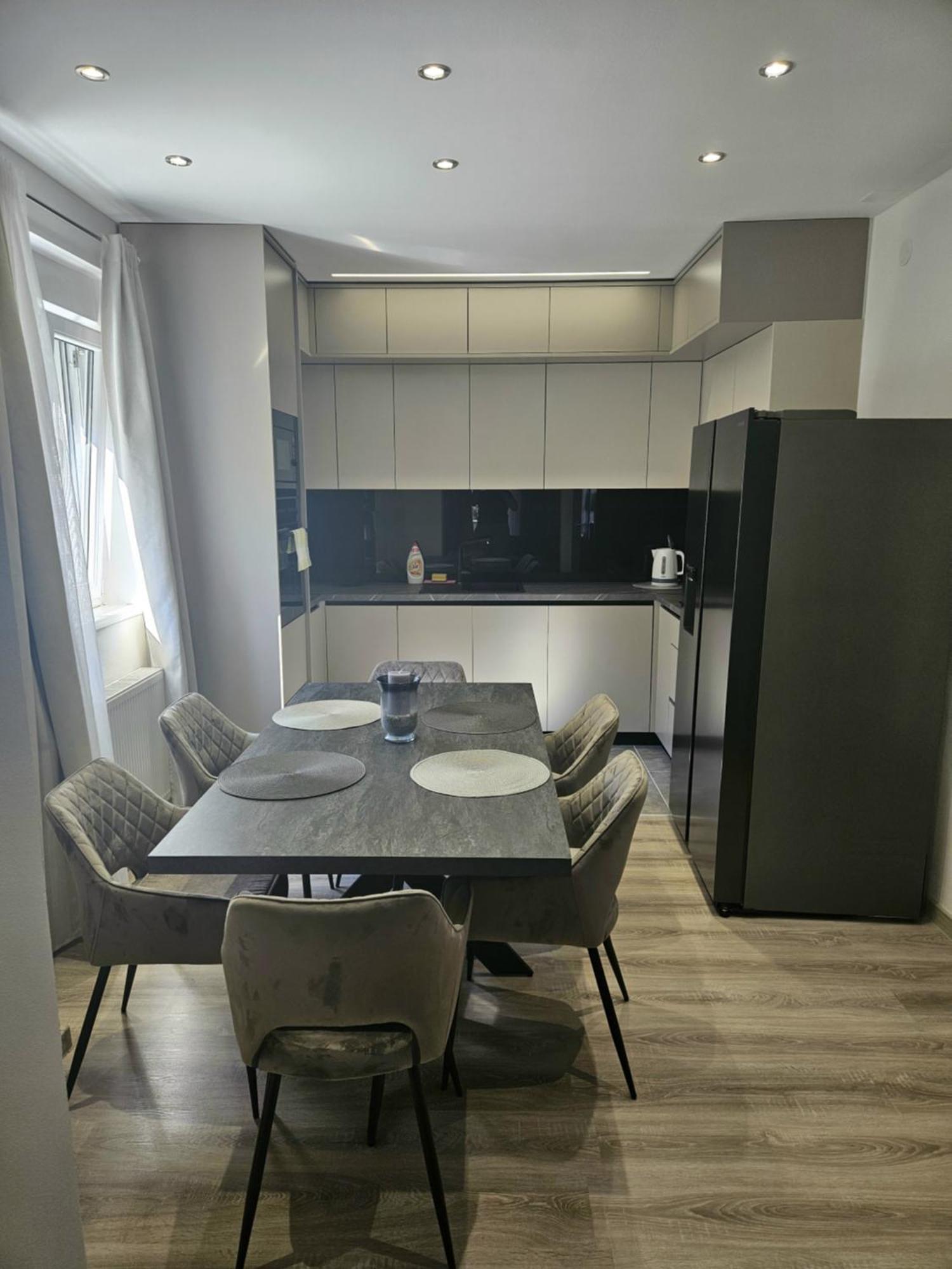 Apartment Holiday Ζαντάρ Εξωτερικό φωτογραφία